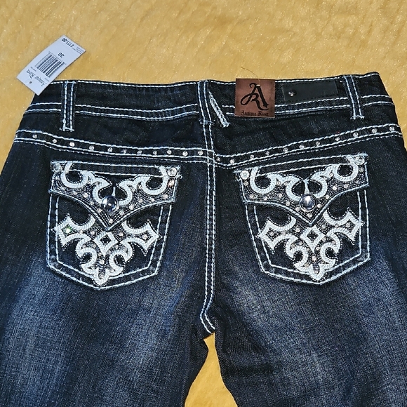 Stylish Jeans for Women - Picture 8 of 8
